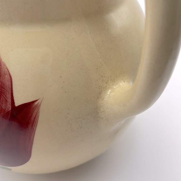 Watt Pottery, 1950’s Tulip Pattern Pitcher #16 - Picture 7 of 13